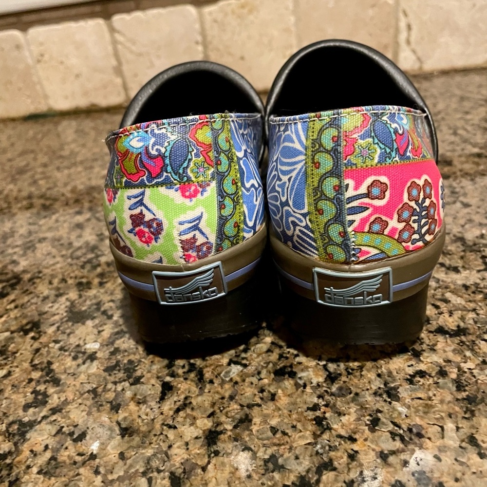 Dansko Women’s Clogs, size 5.5 - Picture 3 of 5
